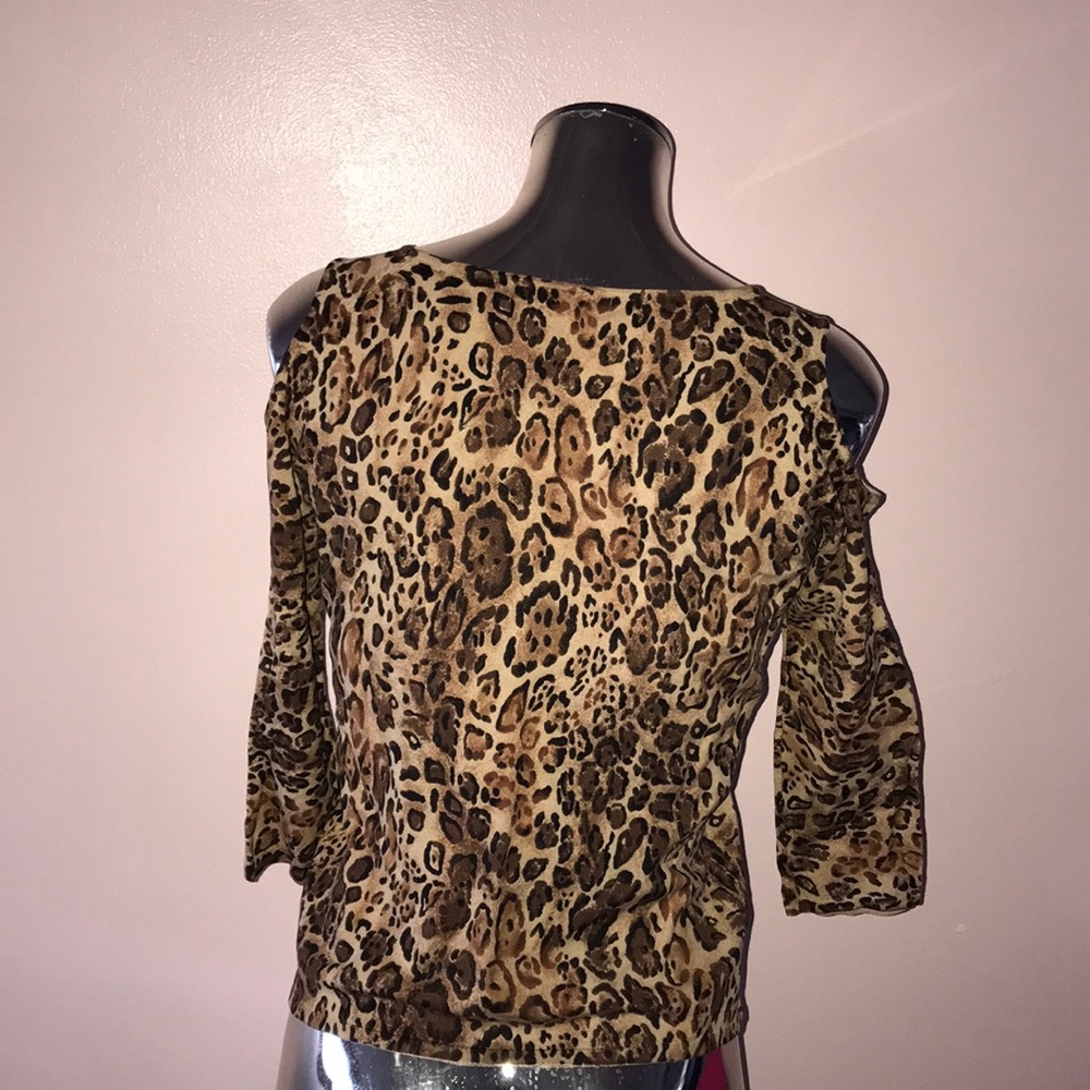 Cold shoulder top - Picture 2 of 2
